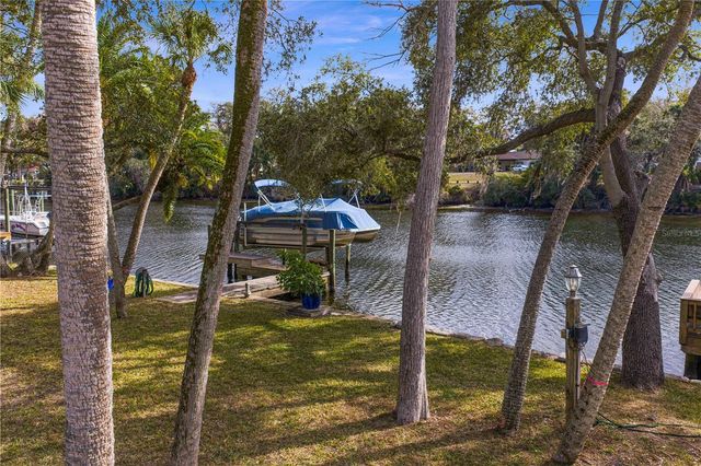 906 W HENRY AVENUE, Tampa, FL 33604