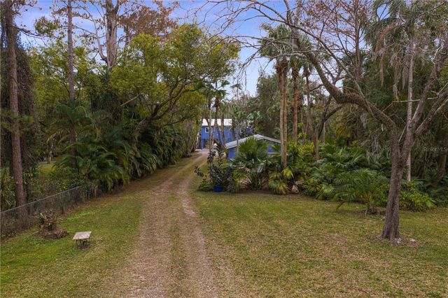 906 W HENRY AVENUE, Tampa, FL 33604