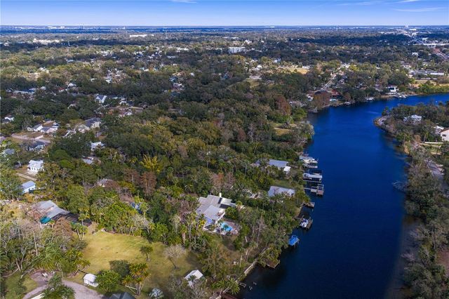 906 W HENRY AVENUE, Tampa, FL 33604