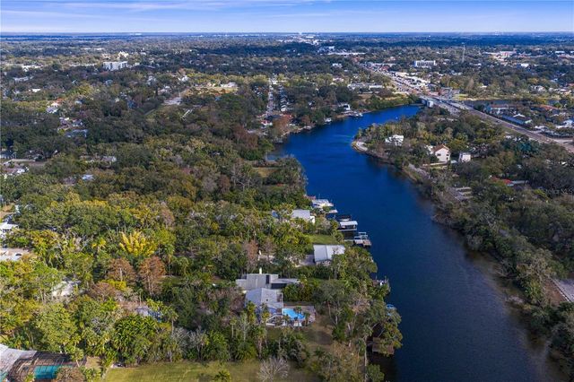 906 W HENRY AVENUE, Tampa, FL 33604