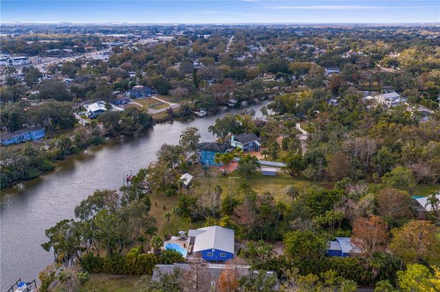 906 W HENRY AVENUE, Tampa, FL 33604