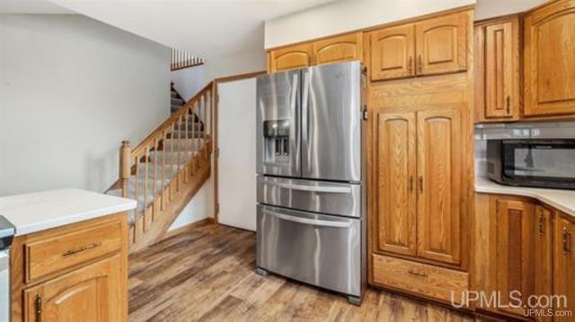 1020 S 18th Street, Escanaba, MI 49829