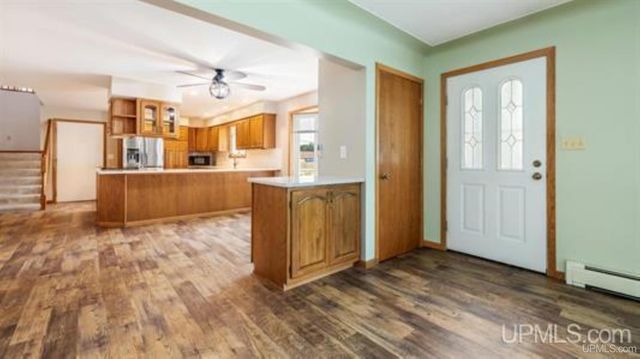 1020 S 18th Street, Escanaba, MI 49829