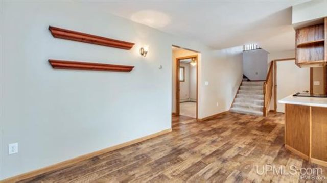 1020 S 18th Street, Escanaba, MI 49829