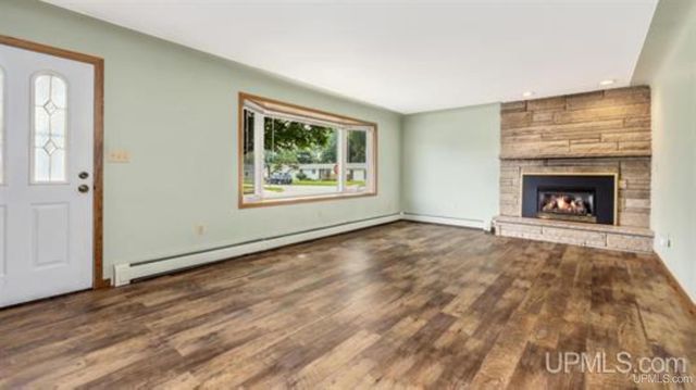 1020 S 18th Street, Escanaba, MI 49829