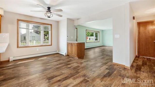 1020 S 18th Street, Escanaba, MI 49829