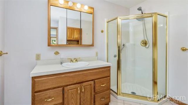 1020 S 18th Street, Escanaba, MI 49829