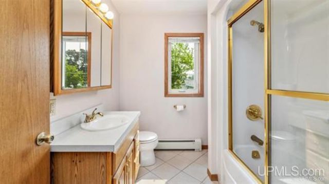 1020 S 18th Street, Escanaba, MI 49829