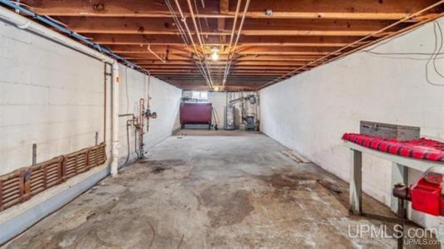 1020 S 18th Street, Escanaba, MI 49829