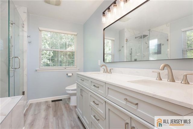 24 Hyde Park Drive, East Brunswick, NJ 08816