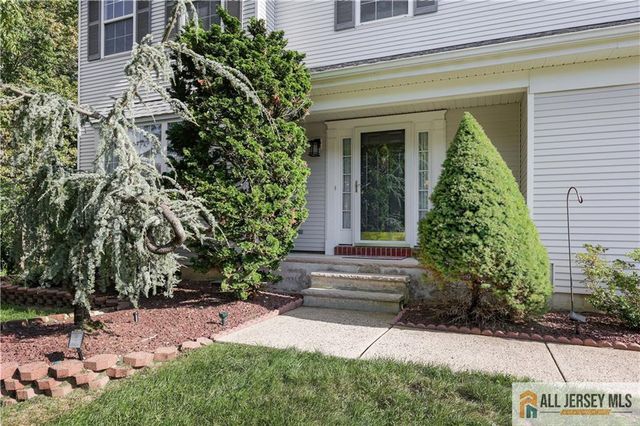24 Hyde Park Drive, East Brunswick, NJ 08816