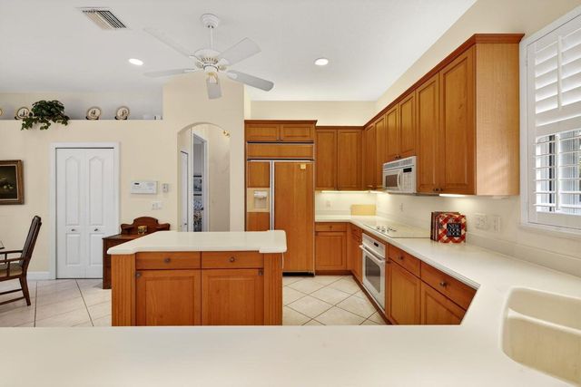 3305 Caracal Drive, Fort Pierce, FL 34949