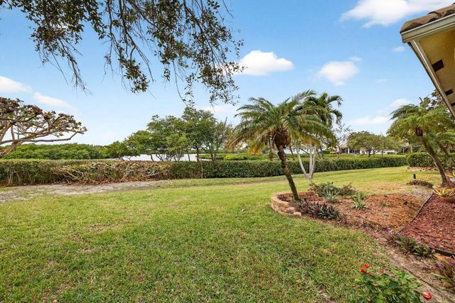 3305 Caracal Drive, Fort Pierce, FL 34949