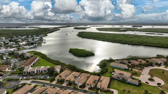 3305 Caracal Drive, Fort Pierce, FL 34949