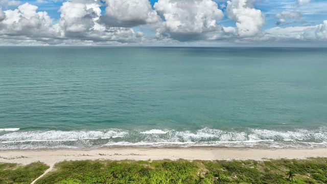 3305 Caracal Drive, Fort Pierce, FL 34949