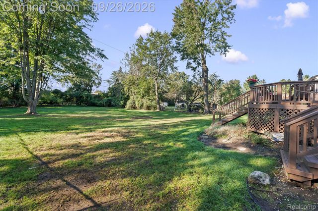 411 Maplehill Road, Rochester Hills, MI 48306