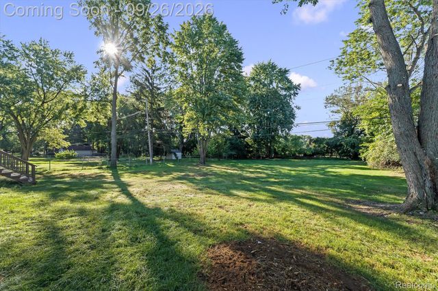 411 Maplehill Road, Rochester Hills, MI 48306