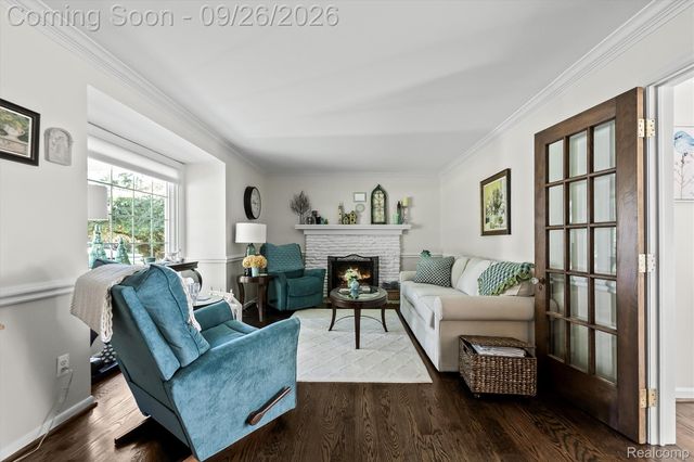 411 Maplehill Road, Rochester Hills, MI 48306