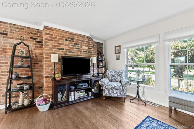 411 Maplehill Road, Rochester Hills, MI 48306