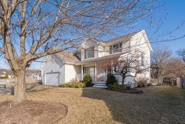 1955 Plum Tree Road, Bettendorf, IA 52722