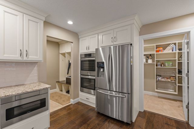 1955 Plum Tree Road, Bettendorf, IA 52722