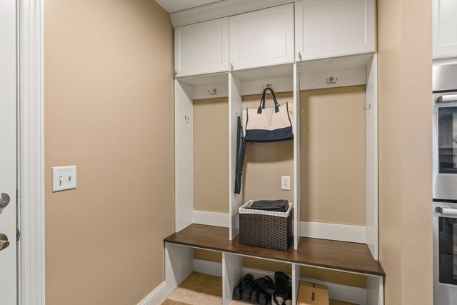 1955 Plum Tree Road, Bettendorf, IA 52722