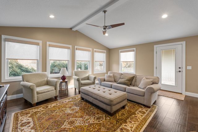 1955 Plum Tree Road, Bettendorf, IA 52722