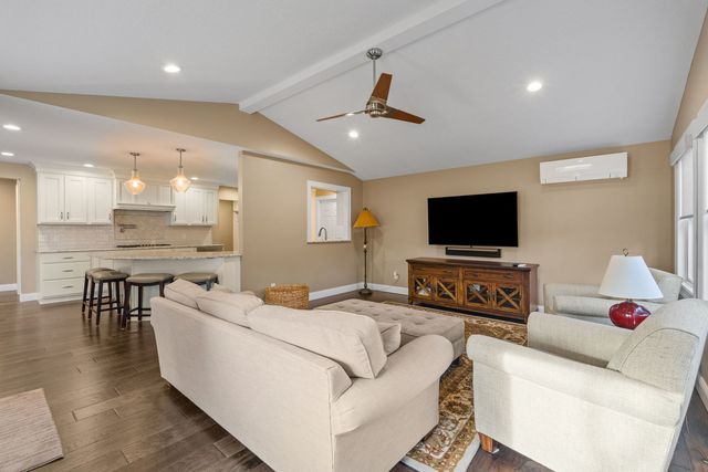 1955 Plum Tree Road, Bettendorf, IA 52722