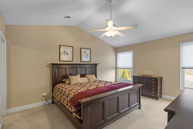 1955 Plum Tree Road, Bettendorf, IA 52722