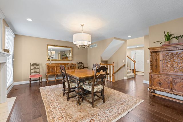 1955 Plum Tree Road, Bettendorf, IA 52722