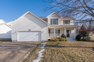 1955 Plum Tree Road, Bettendorf, IA 52722