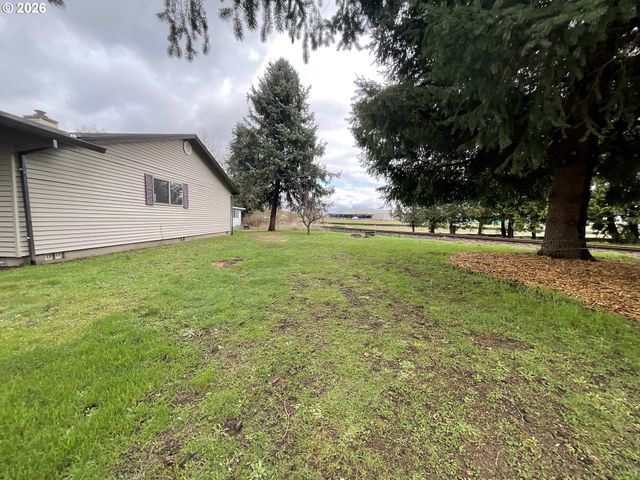 1701 FIR Rd, Forest Grove, OR 97116