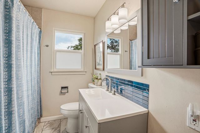 1121 E Carlisle Ave, Spokane, WA 99207