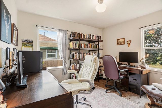 1121 E Carlisle Ave, Spokane, WA 99207