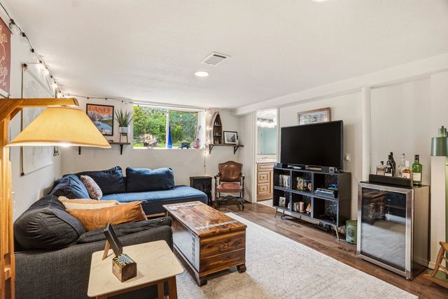 1121 E Carlisle Ave, Spokane, WA 99207