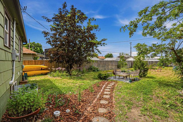 1121 E Carlisle Ave, Spokane, WA 99207