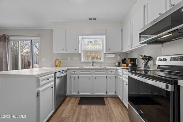 3975 Sterling Pointe Drive Ddd9, Winterville, NC 28590