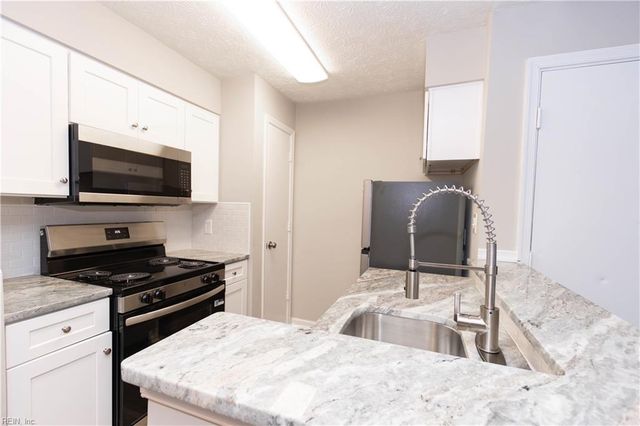 109 Cape Dorey DR, Hampton, VA 23666