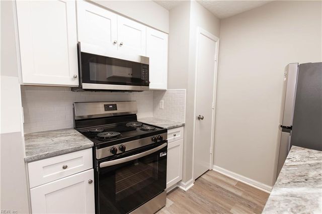 109 Cape Dorey DR, Hampton, VA 23666