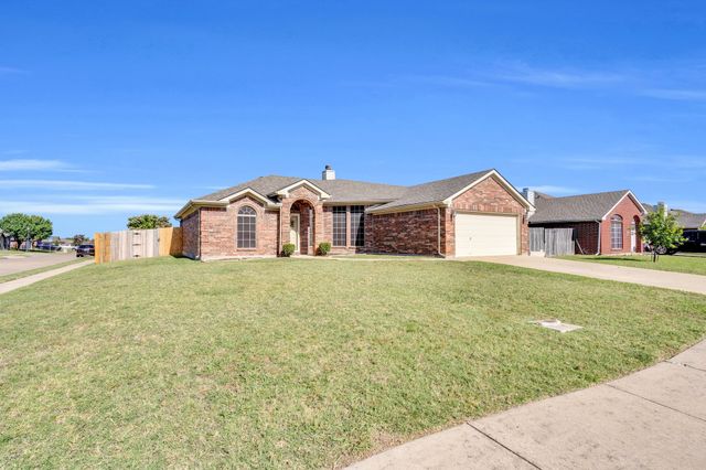 1313 Embercrest Drive, Midlothian, TX 76065