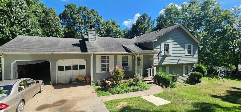 4398 Ridge Court, Loganville, GA 30052