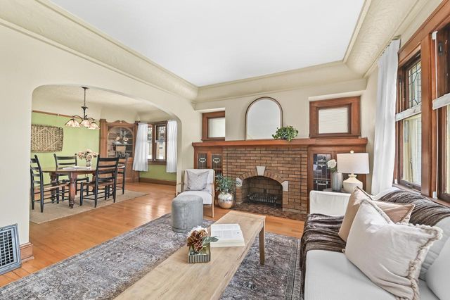 2461 N 60th STREET, Wauwatosa, WI 53210