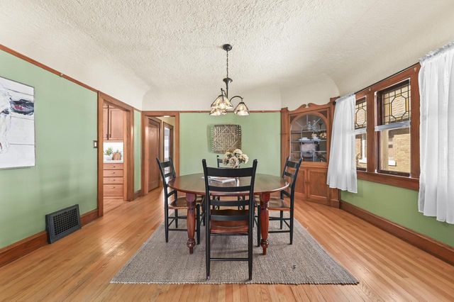 2461 N 60th STREET, Wauwatosa, WI 53210