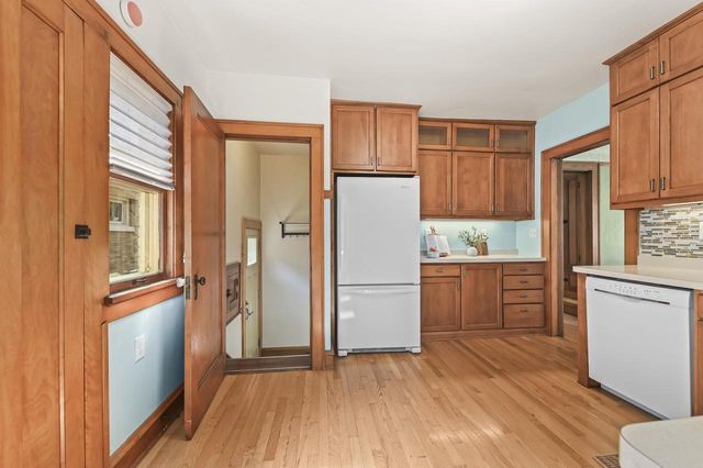 2461 N 60th STREET, Wauwatosa, WI 53210