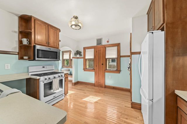 2461 N 60th STREET, Wauwatosa, WI 53210