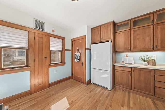 2461 N 60th STREET, Wauwatosa, WI 53210