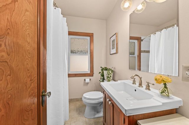 2461 N 60th STREET, Wauwatosa, WI 53210