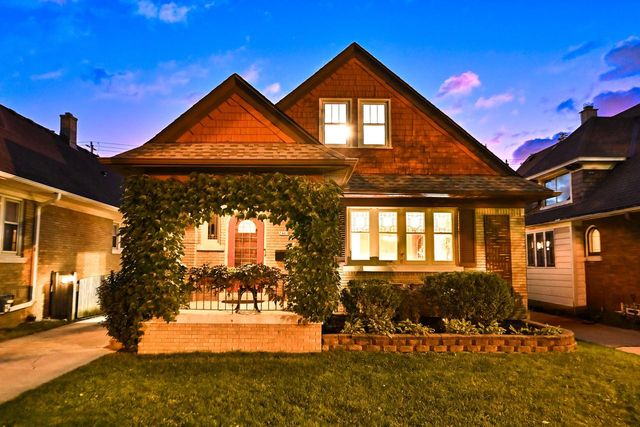 2461 N 60th STREET, Wauwatosa, WI 53210