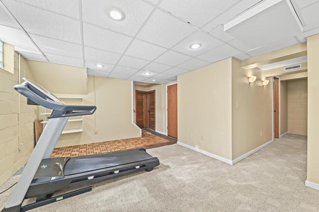 2461 N 60th STREET, Wauwatosa, WI 53210