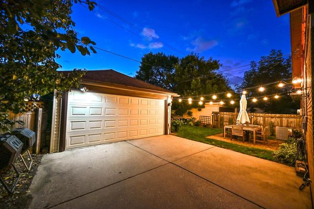 2461 N 60th STREET, Wauwatosa, WI 53210